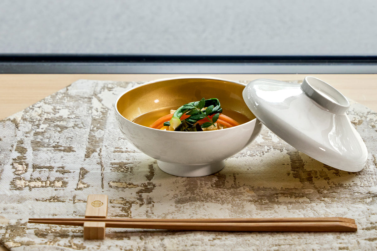 木質 4寸平富士椀白 内箔金 – FUFU JAPAN SELECTION