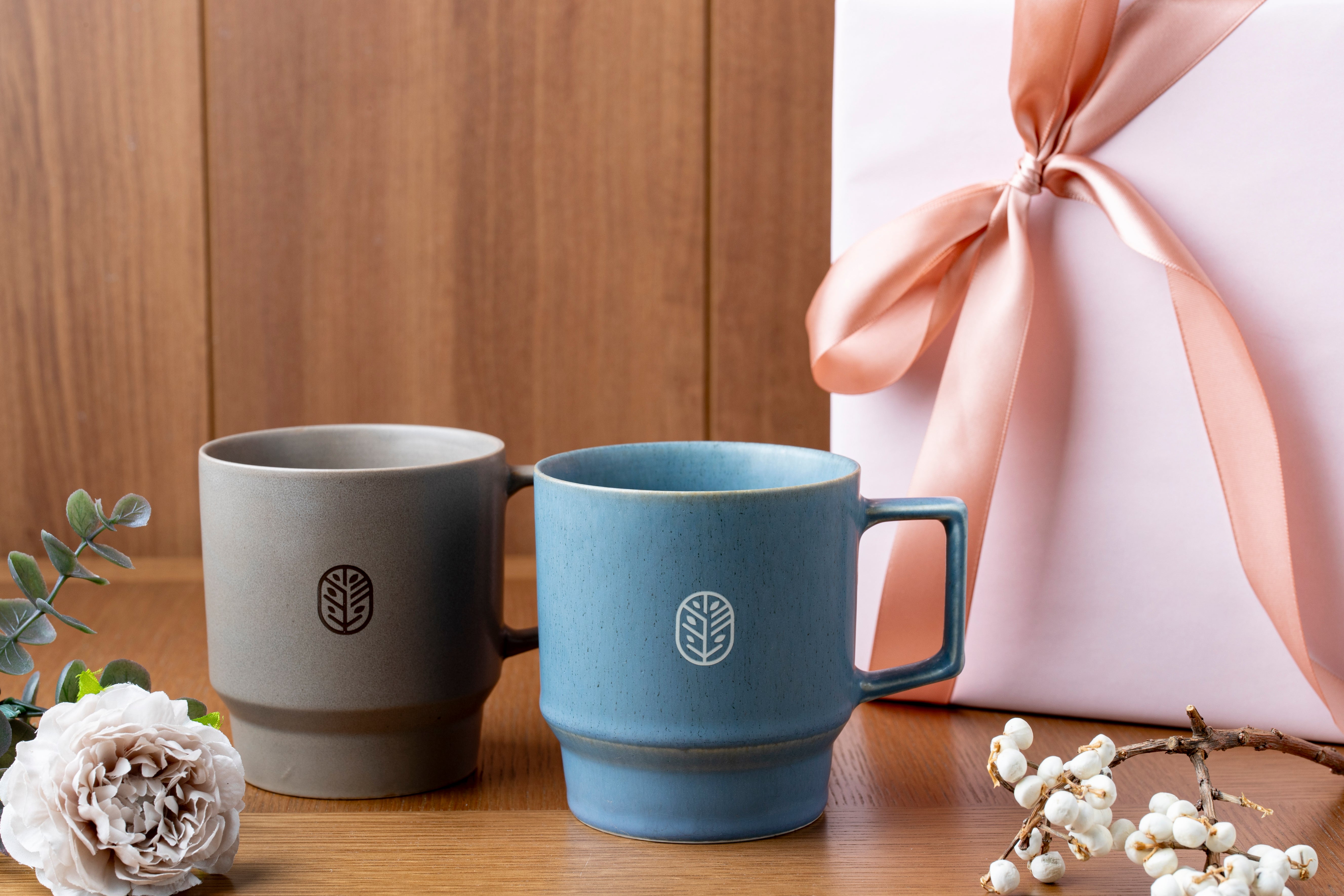 ふふ 染付山水(全体)三閃一付6寸皿 – FUFU JAPAN SELECTION