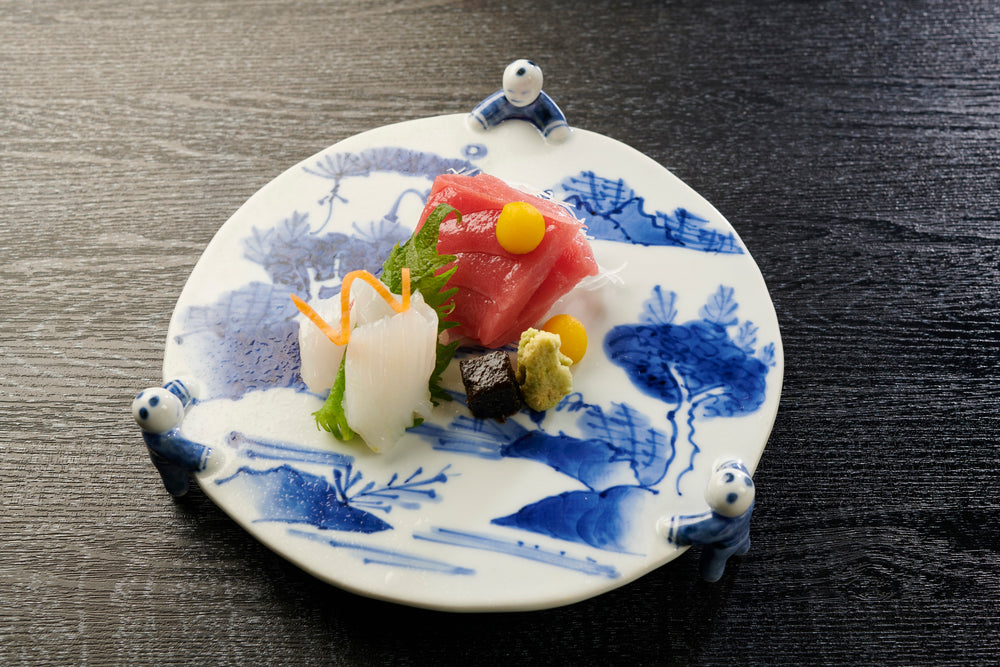 染付山水(全体)三閃一付6寸皿 – FUFU JAPAN SELECTION